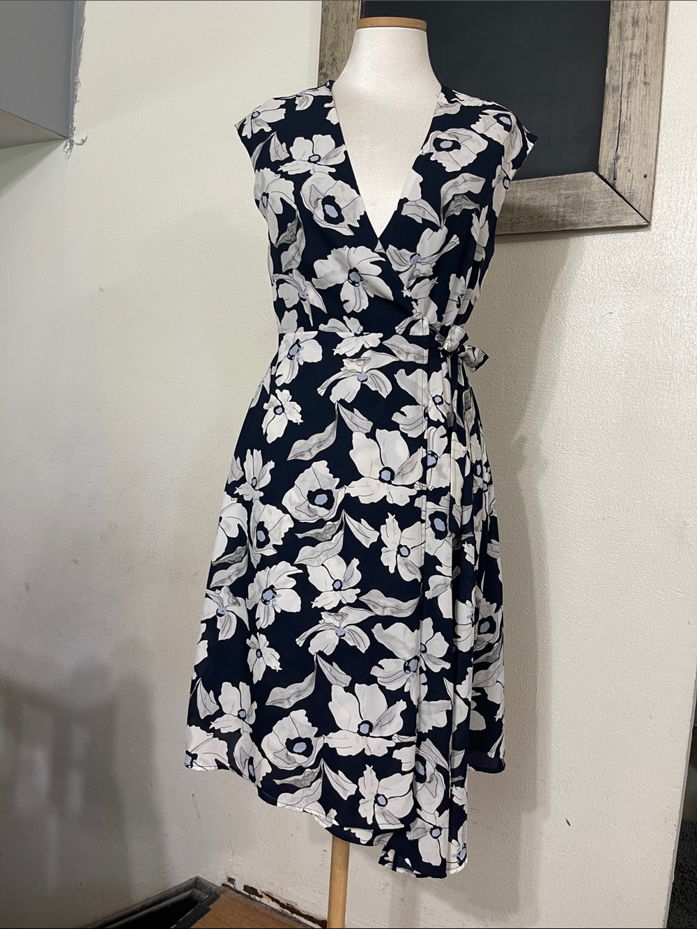 Banana Republic Sleeveless Floral Midi Wrap Dress - Sz 2P